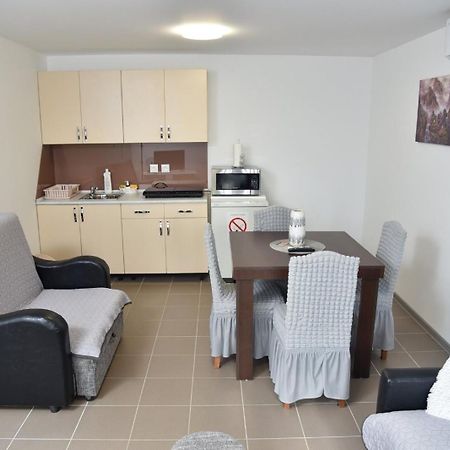 Boja Zalaska - Kameni Apartman Jagodina Exterior photo
