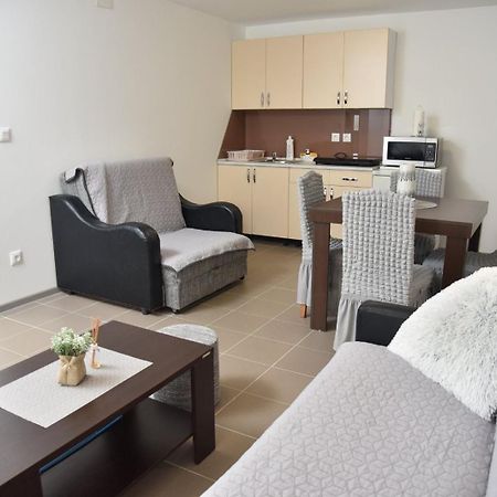 Boja Zalaska - Kameni Apartman Jagodina Exterior photo
